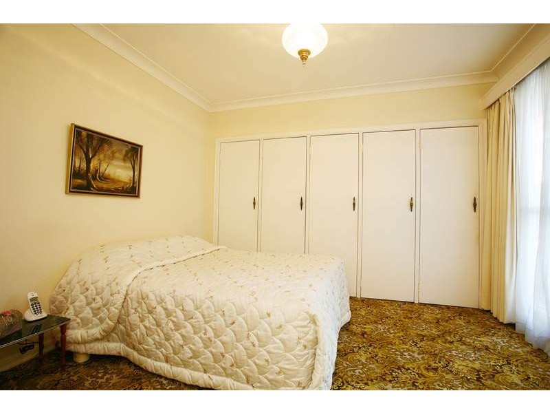 32 Sampson Drive, Mount Waverley VIC 3149