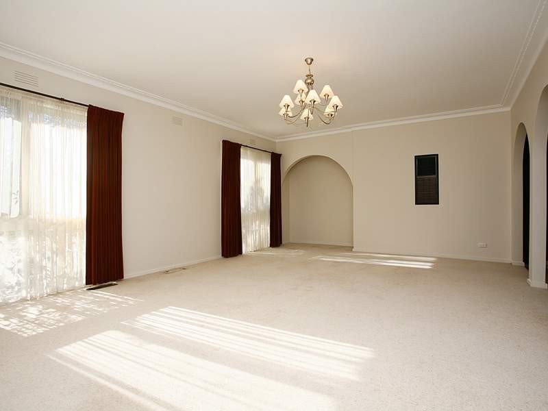 10 Aldrin Drive, Mount Waverley VIC 3149