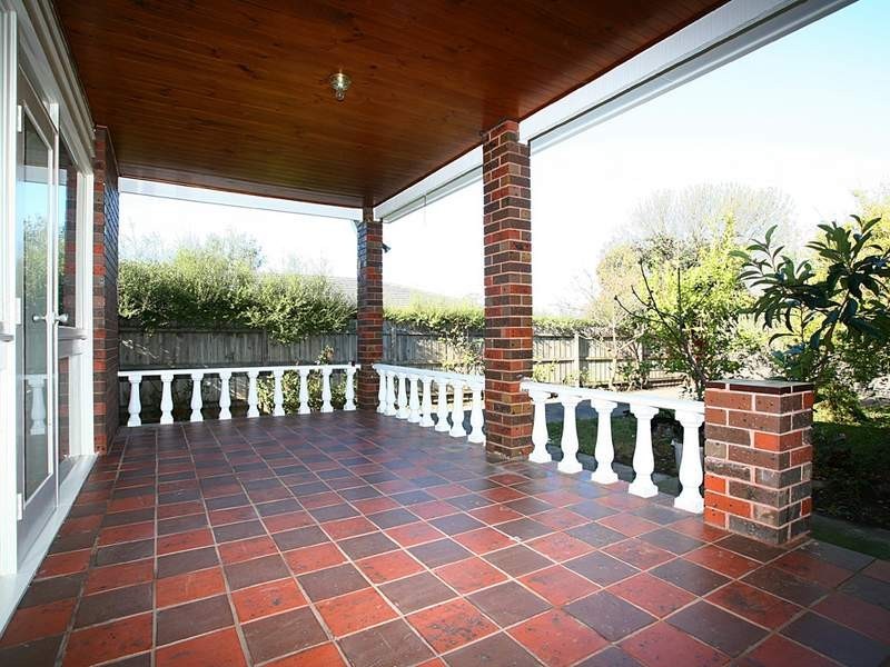 10 Aldrin Drive, Mount Waverley VIC 3149