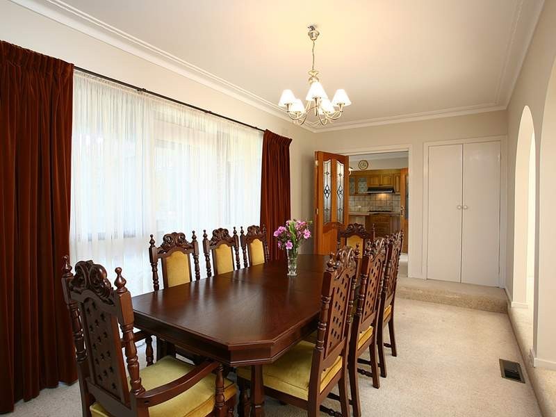 10 Aldrin Drive, Mount Waverley VIC 3149