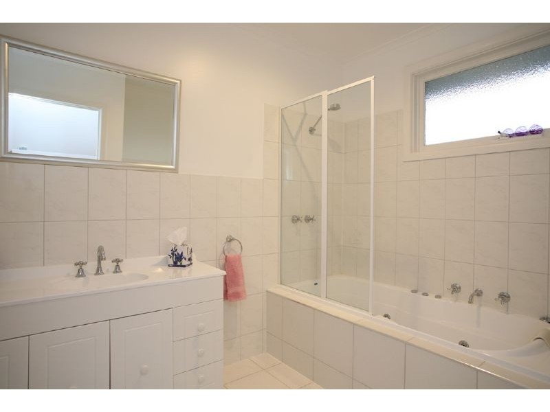 3 Brenda Avenue, Mount Waverley VIC 3149