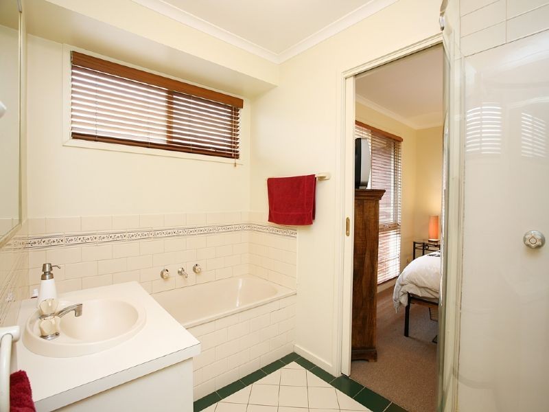 1/30 Highclere Avenue, Mount Waverley VIC 3149