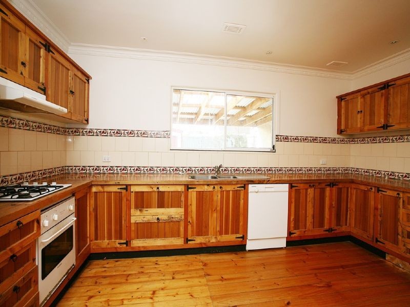 87 Power Avenue, Chadstone VIC 3148