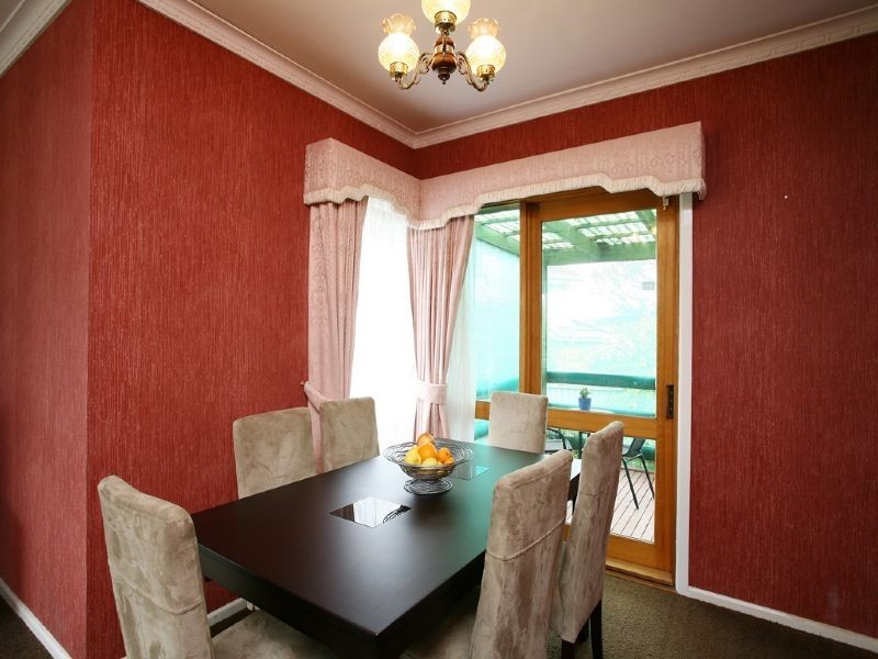 14 Pinewood Drive, Mount Waverley VIC 3149