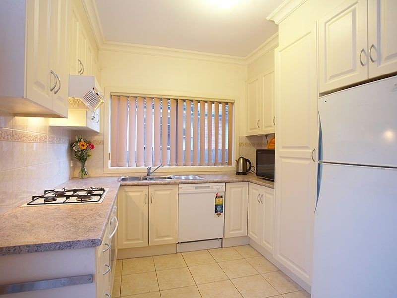 1/8 Kingsley Grove, Mount Waverley VIC 3149