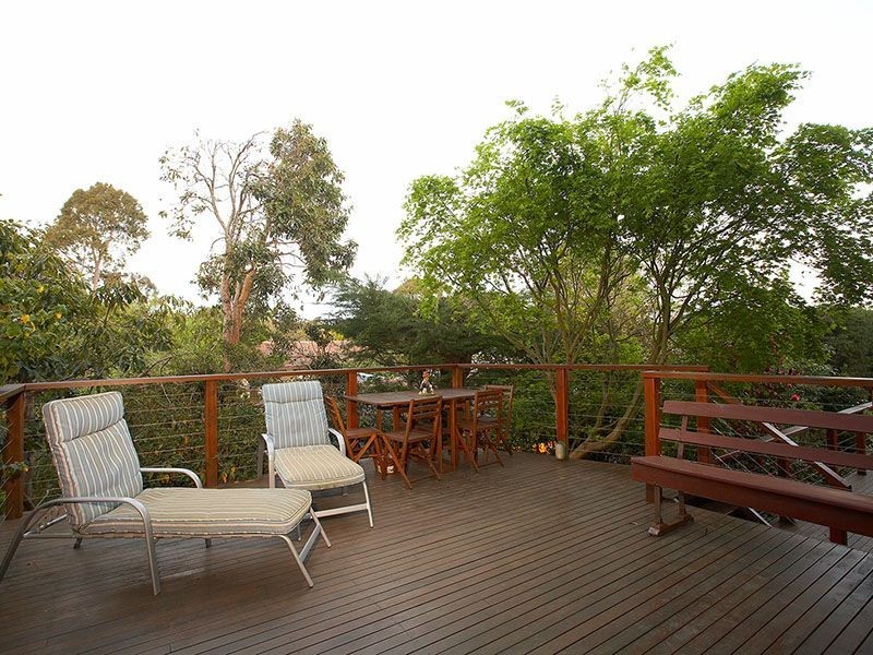 1 Greenham Crescent, Mount Waverley VIC 3149