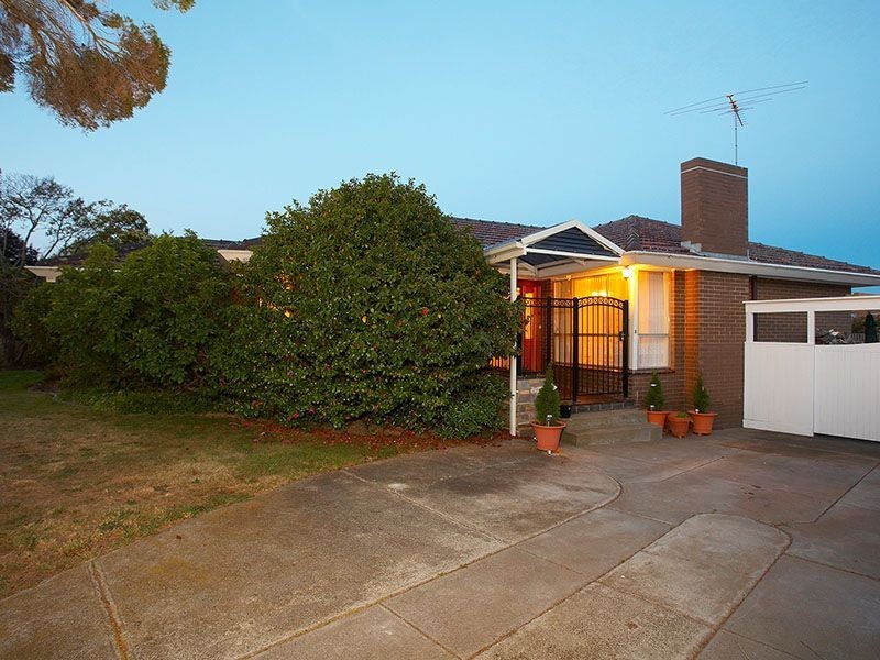 22 Laura Grove, Mount Waverley VIC 3149