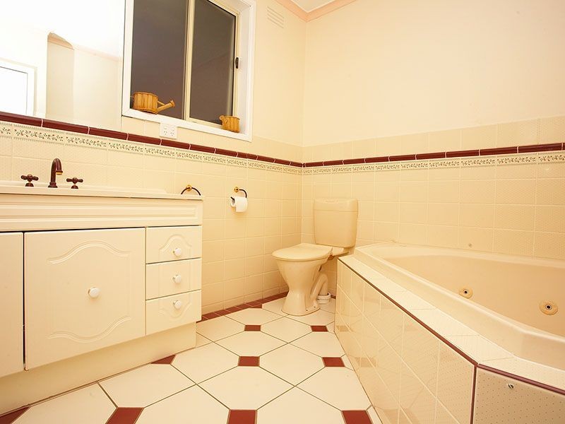 31 Biscayne Drive, Mount Waverley VIC 3149