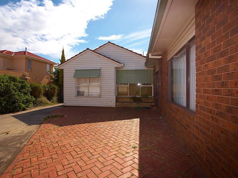 36 Koonawarra Street, Clayton VIC 3168