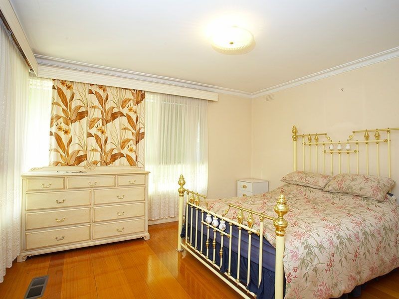 75 Mayfield Drive, Mount Waverley VIC 3149