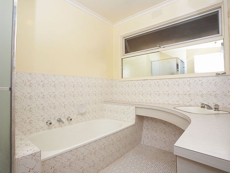 75 Mayfield Drive, Mount Waverley VIC 3149