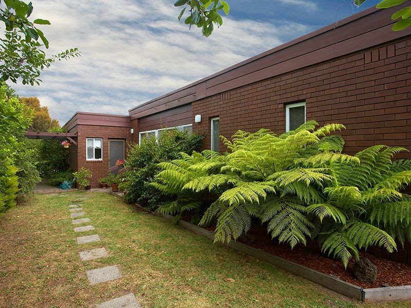 12 Mayfield Drive, Mount Waverley VIC 3149