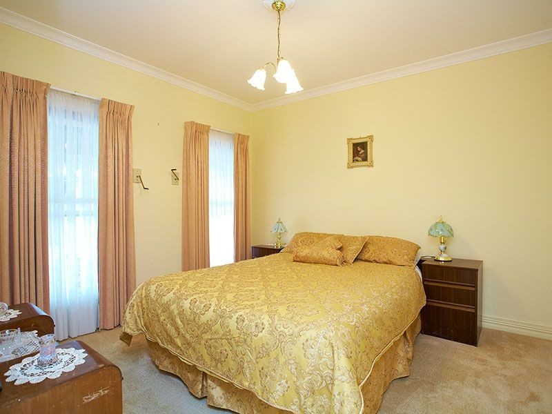 1/28 Barnes Road, Burwood VIC 3125