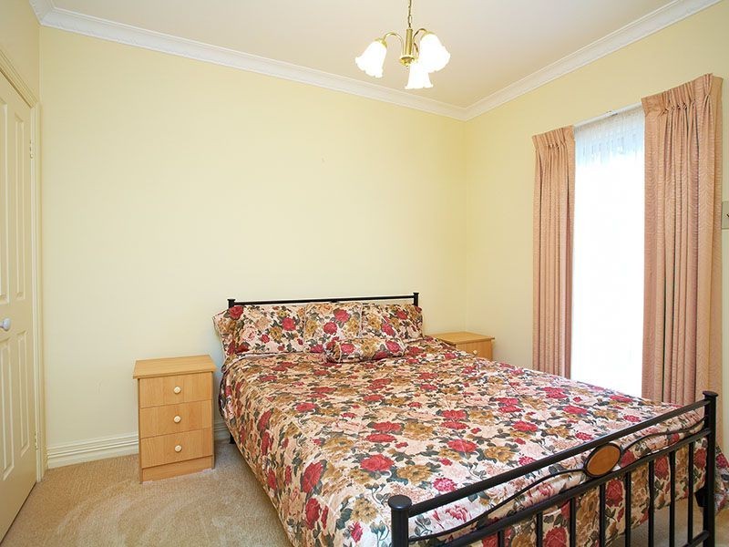 1/28 Barnes Road, Burwood VIC 3125