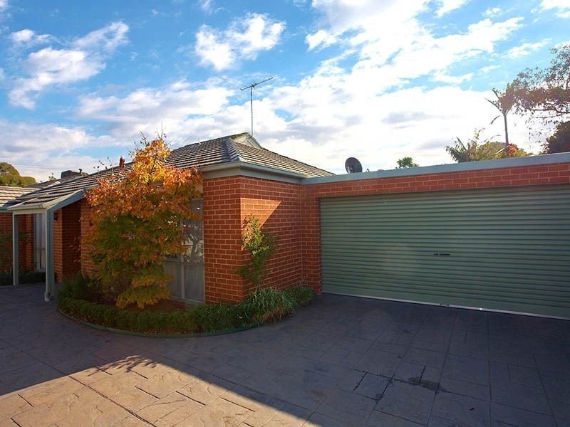 2/13 Cromwell Street, Burwood VIC 3125