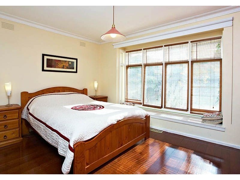 16 Carrol Grove, Mount Waverley VIC 3149