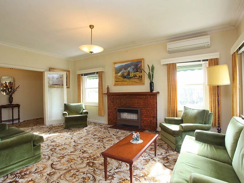 64 Price Avenue, Mount Waverley VIC 3149