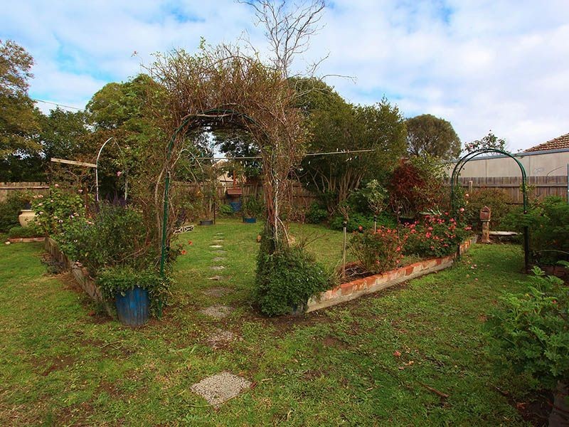 64 Price Avenue, Mount Waverley VIC 3149