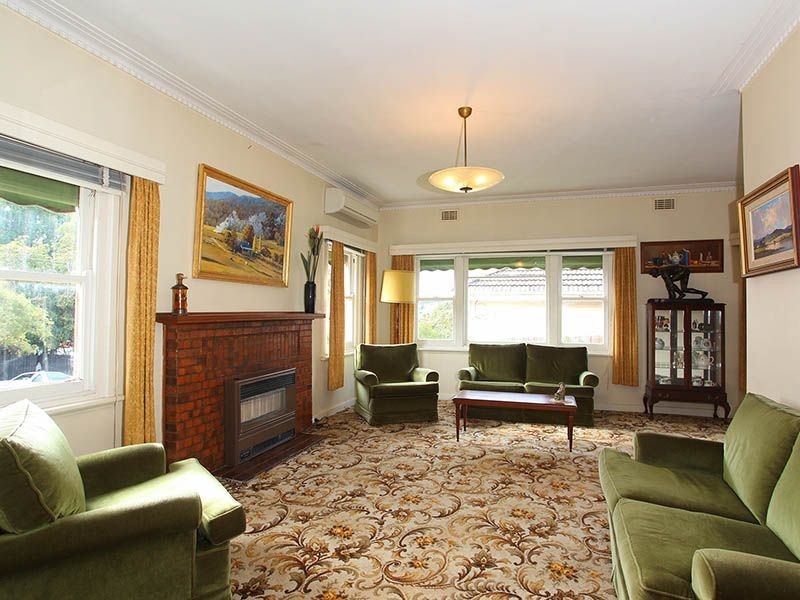 64 Price Avenue, Mount Waverley VIC 3149