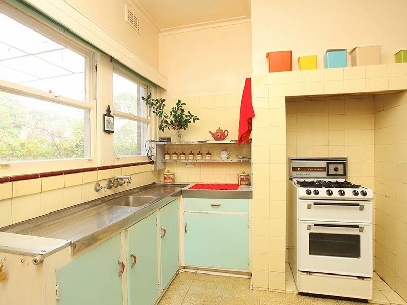 64 Price Avenue, Mount Waverley VIC 3149