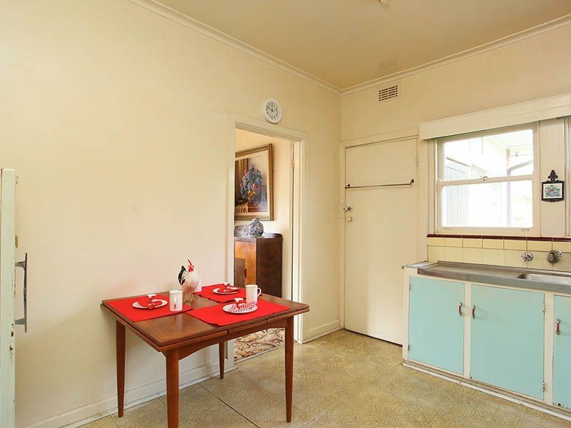 64 Price Avenue, Mount Waverley VIC 3149