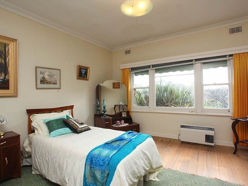 64 Price Avenue, Mount Waverley VIC 3149