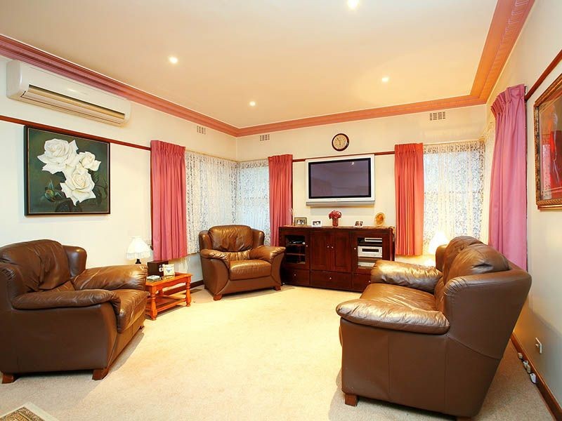 8 Judith Street, Burwood VIC 3125