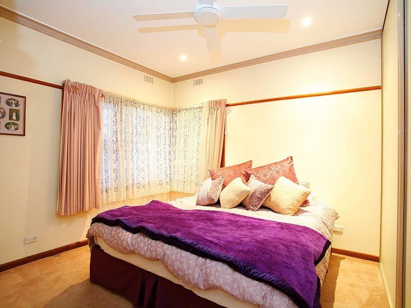 8 Judith Street, Burwood VIC 3125