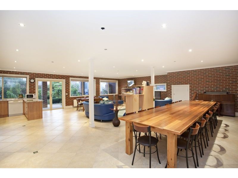 17 Viewbank Road, Mount Waverley VIC 3149