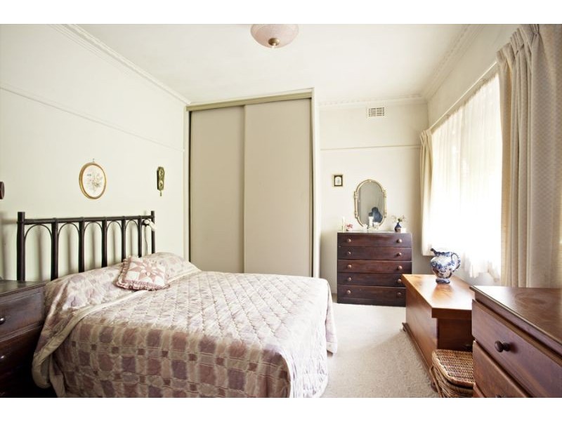 17 Lee Avenue, Mount Waverley VIC 3149