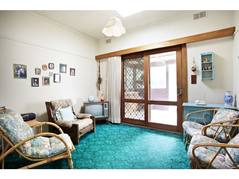 17 Lee Avenue, Mount Waverley VIC 3149