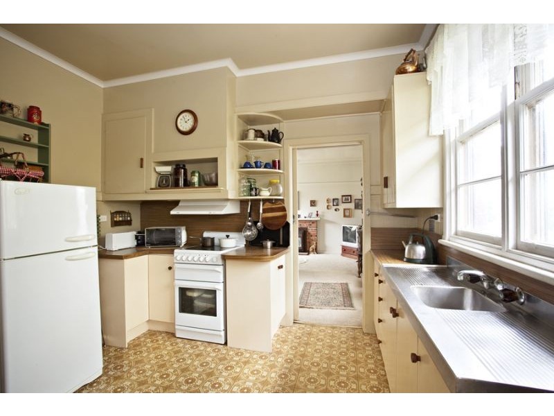 17 Lee Avenue, Mount Waverley VIC 3149