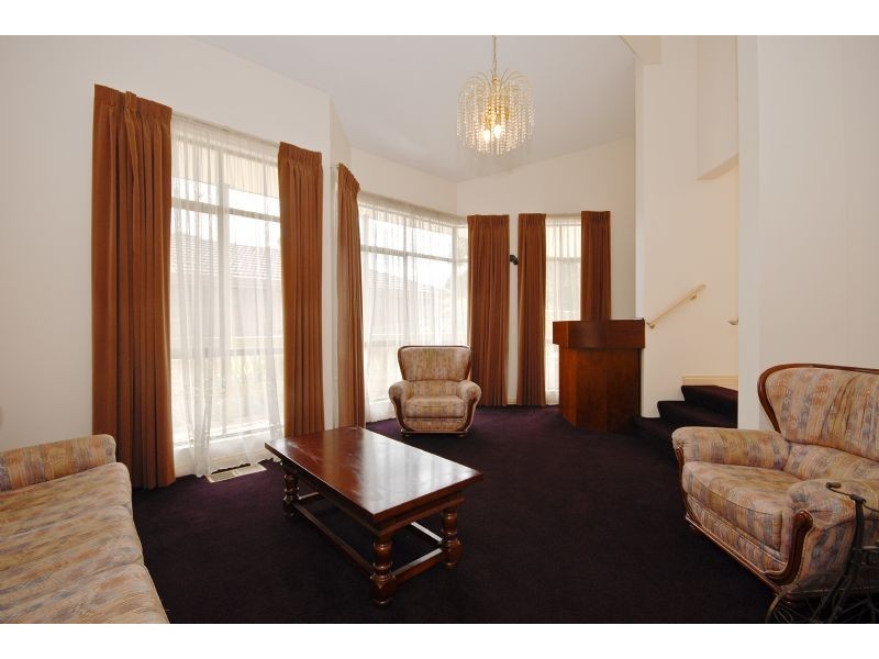 1 & 2/34 Darbyshire Road, Mount Waverley VIC 3149