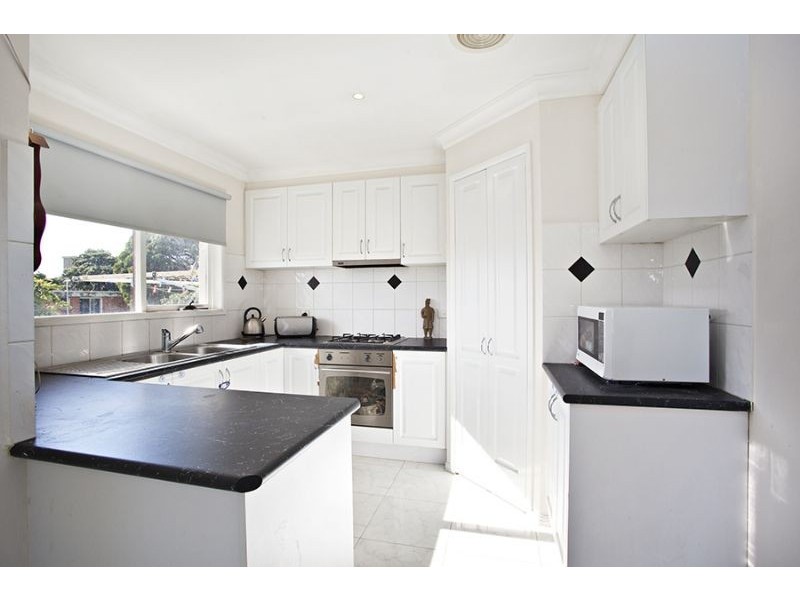 2/25 Barlyn Road, Mount Waverley VIC 3149