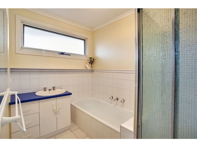 2/8 Caesar Street, Mulgrave VIC 3170