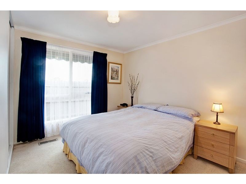 2/8 Caesar Street, Mulgrave VIC 3170
