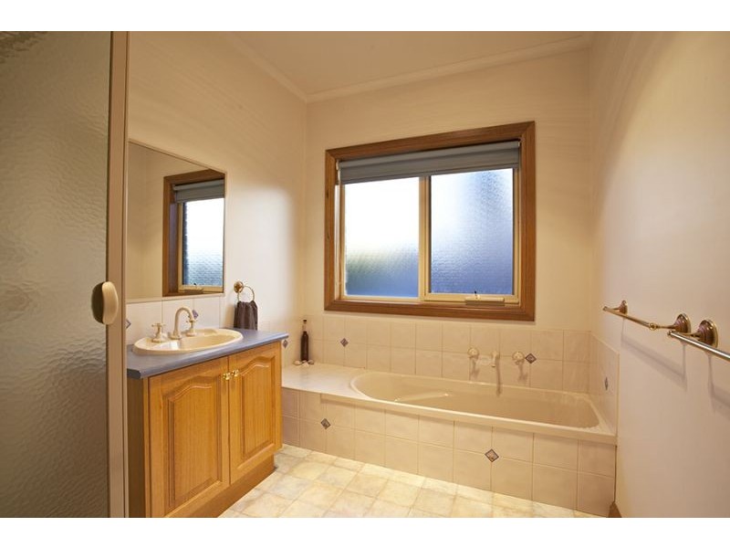 255 Lawrence Road, Mount Waverley VIC 3149