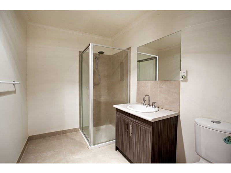 2/124 Power Avenue, Chadstone VIC 3148