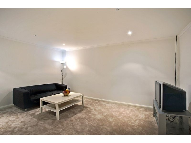 2/124 Power Avenue, Chadstone VIC 3148