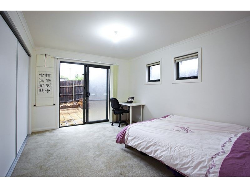 2/124 Power Avenue, Chadstone VIC 3148