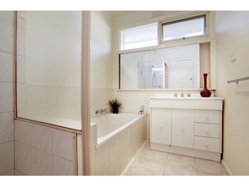 1/13 Milloo Crescent, Mount Waverley VIC 3149