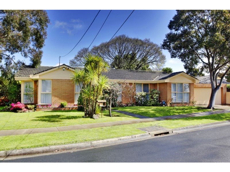 23 Lindisfarne Drive, Burwood East VIC 3151