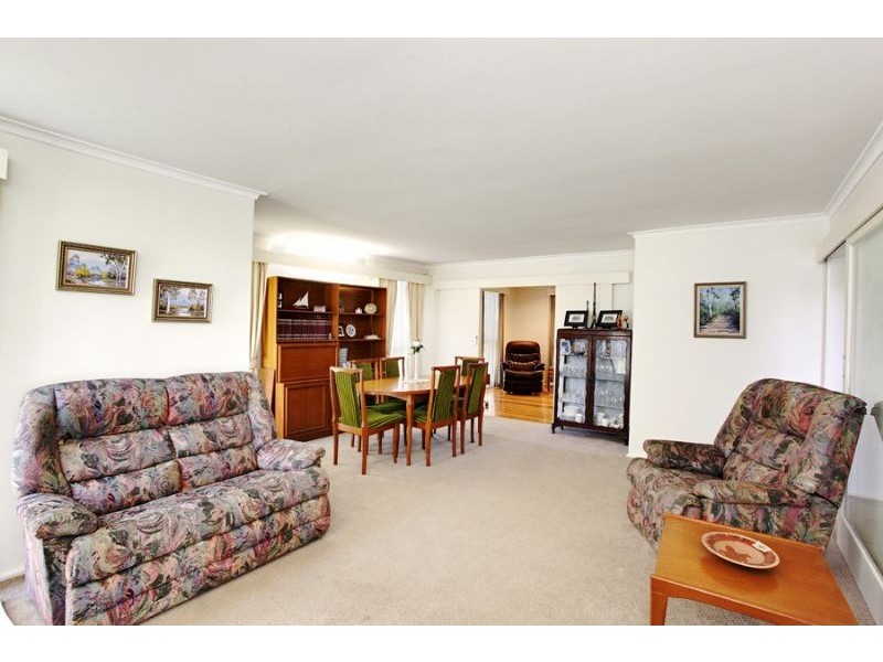 23 Lindisfarne Drive, Burwood East VIC 3151