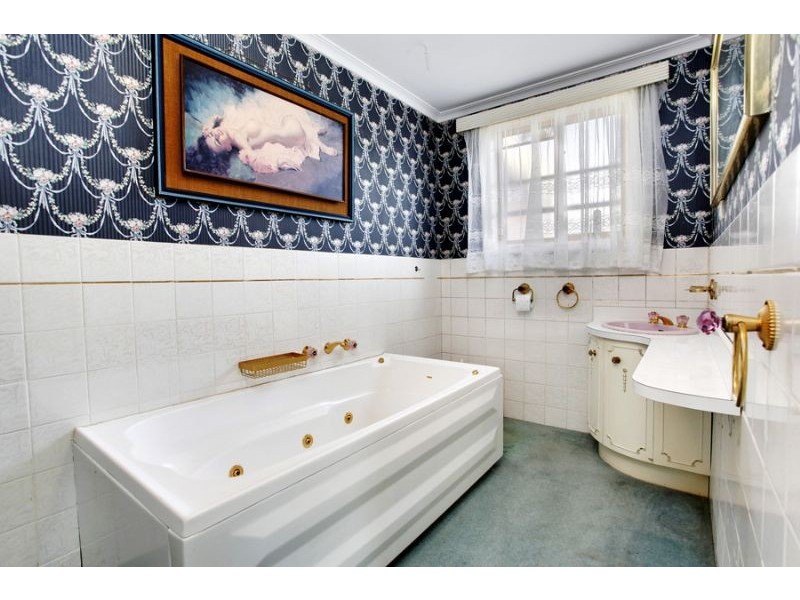 18 Eildon Road, Ashwood VIC 3147