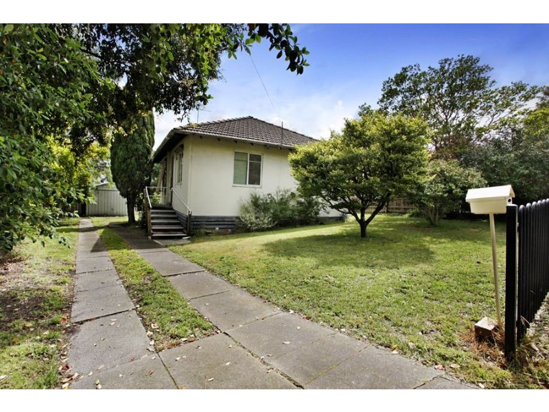 19 Warrina Street, Chadstone VIC 3148