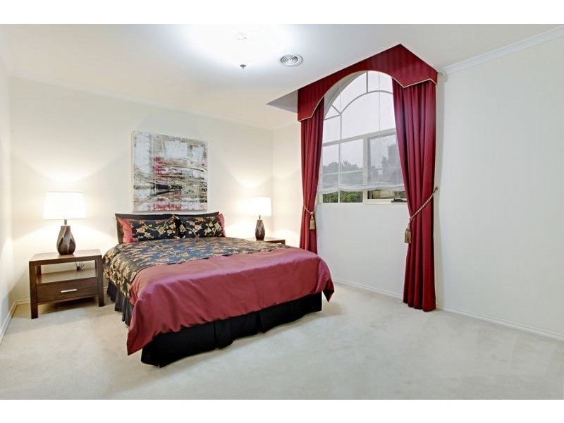 4 Pinoak Close, Burwood VIC 3125