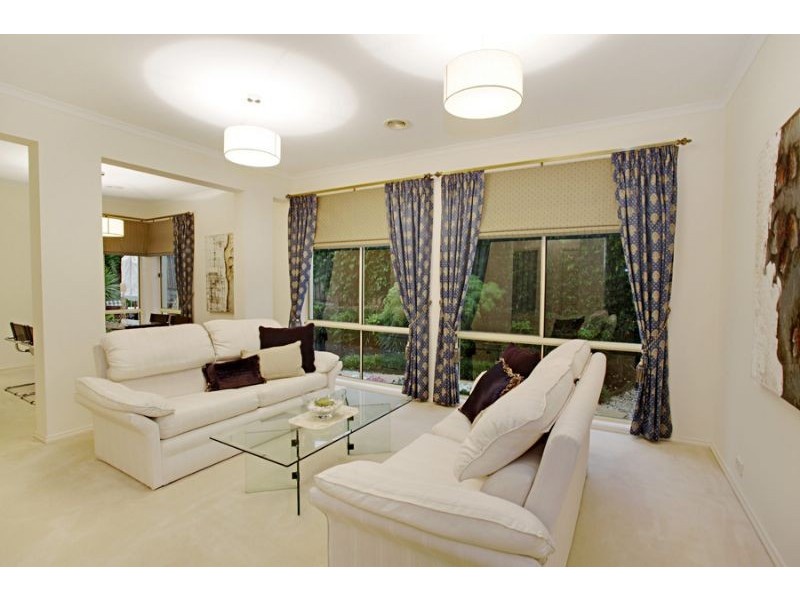 4 Pinoak Close, Burwood VIC 3125