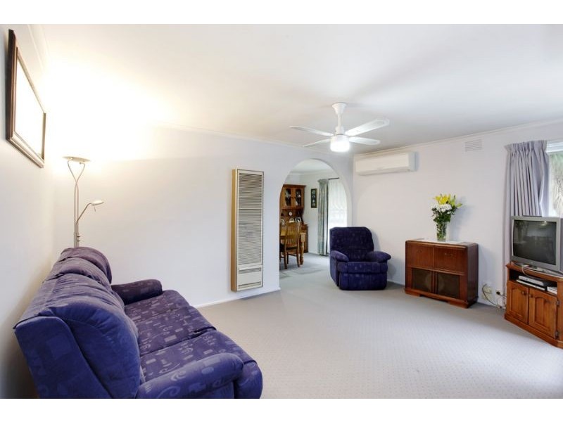 8 Tudiwali Crescent, Wheelers Hill VIC 3150