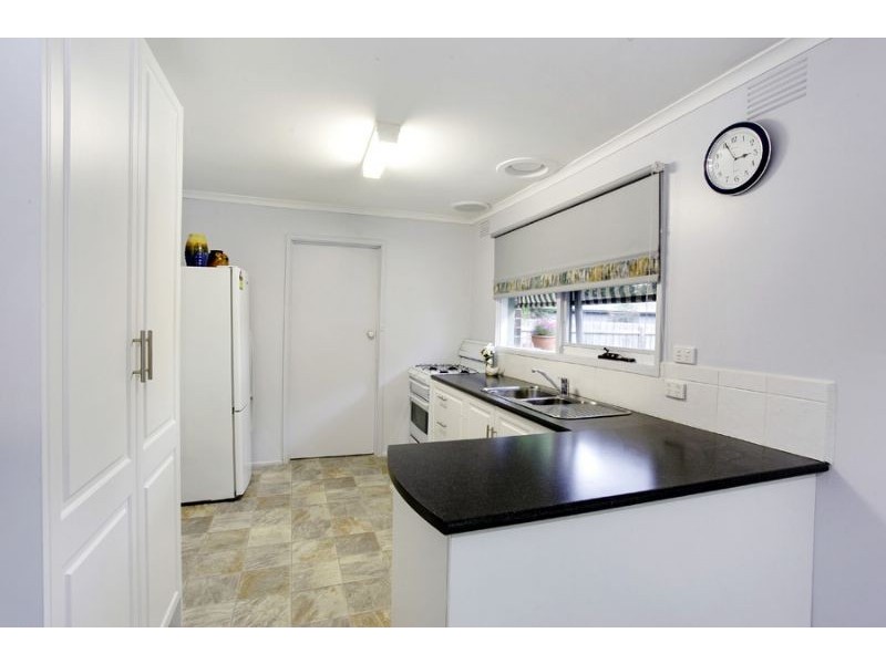 8 Tudiwali Crescent, Wheelers Hill VIC 3150
