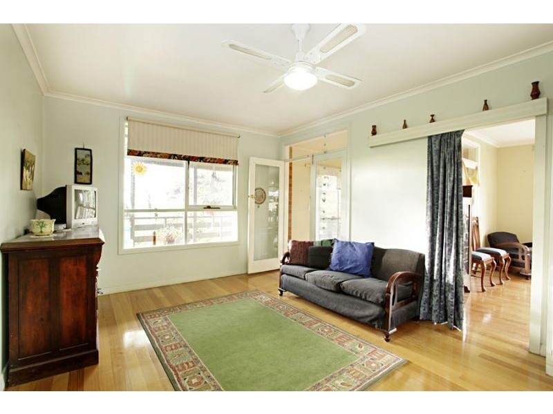 19 Lewton Road, Mount Waverley VIC 3149